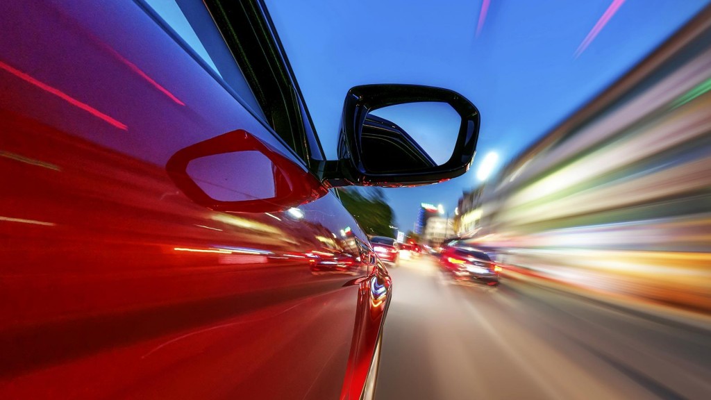 Autos corriendo a alta velocidad V. 1: efectos de sonido gratis
