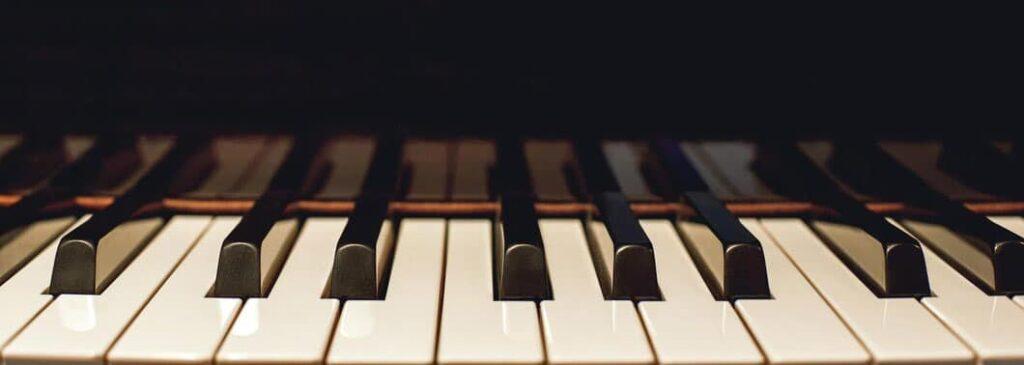 Piano Emotivo: Música Instrumental sin Copyright para Inspirar tus Creaciones